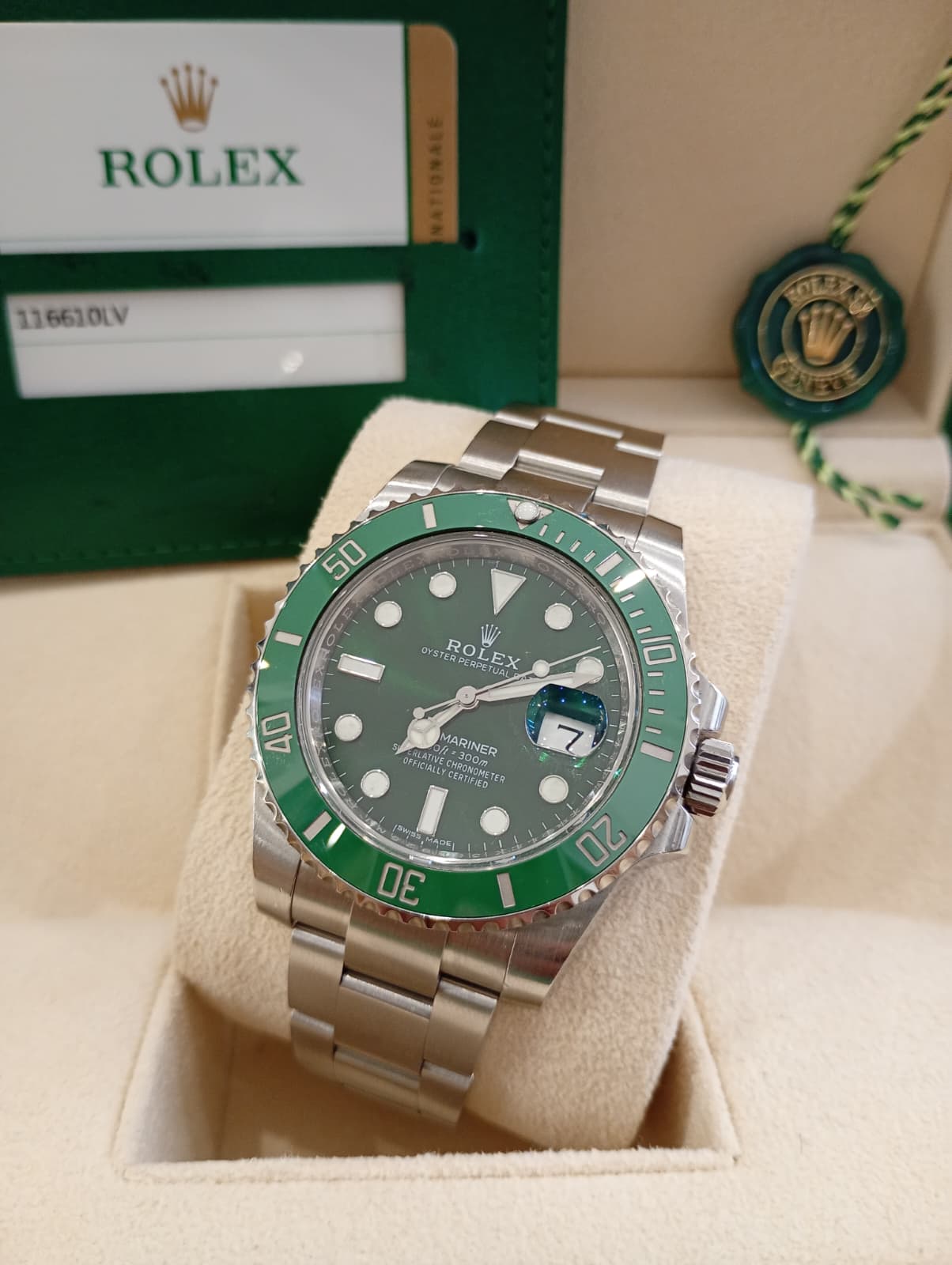 ROLEX Submariner Hulk