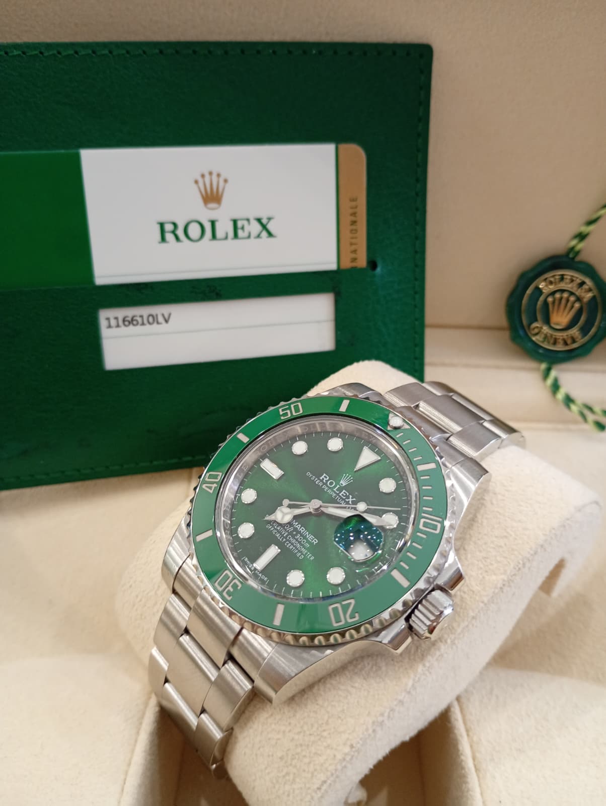 ROLEX Submariner Hulk