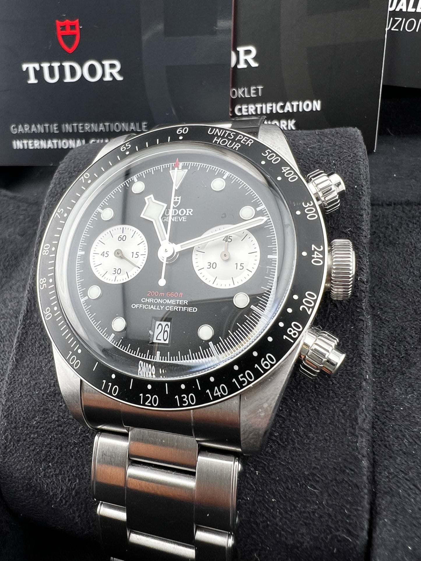 TudorBlack-Bay chrono