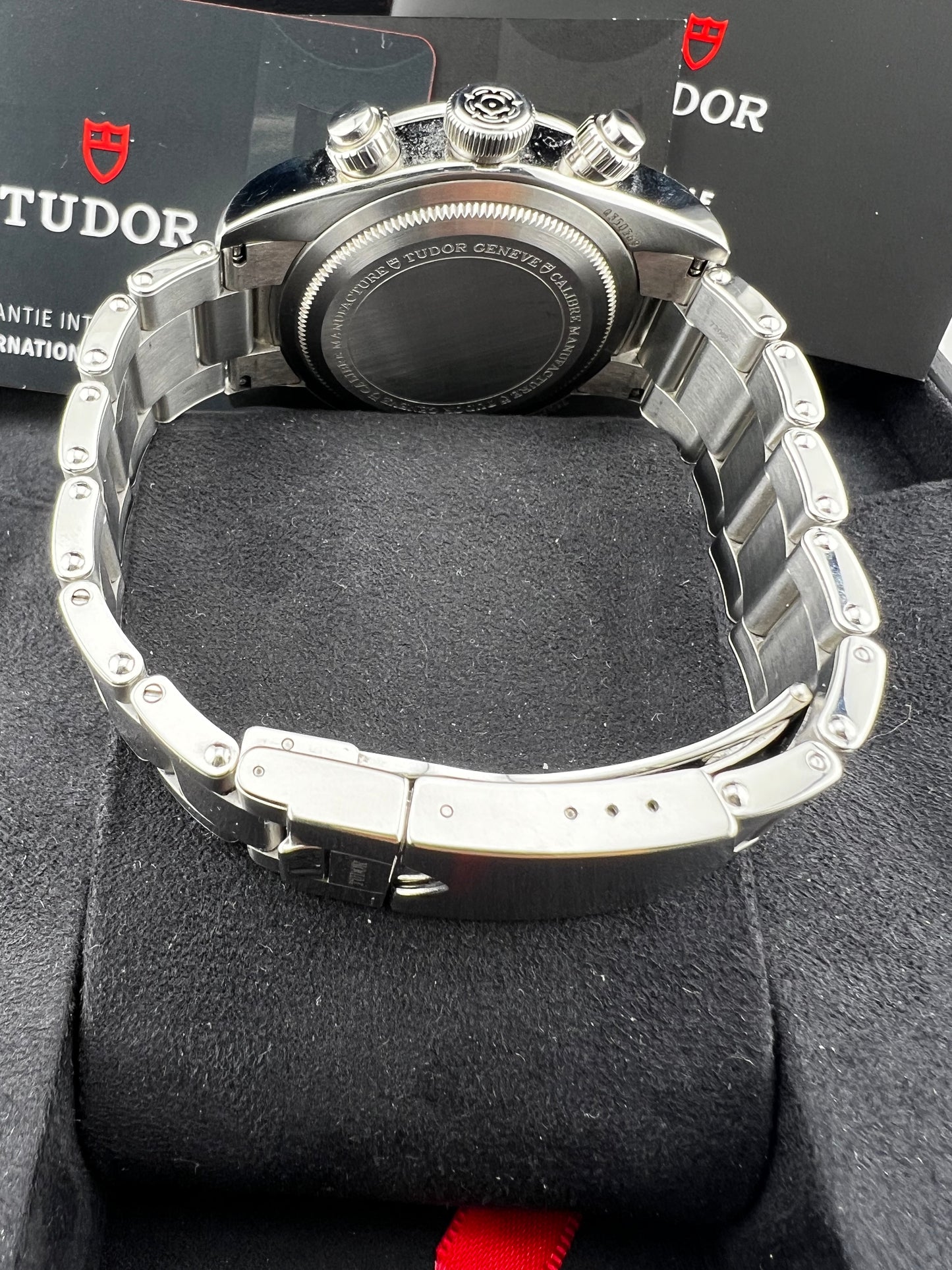 TudorBlack-Bay chrono