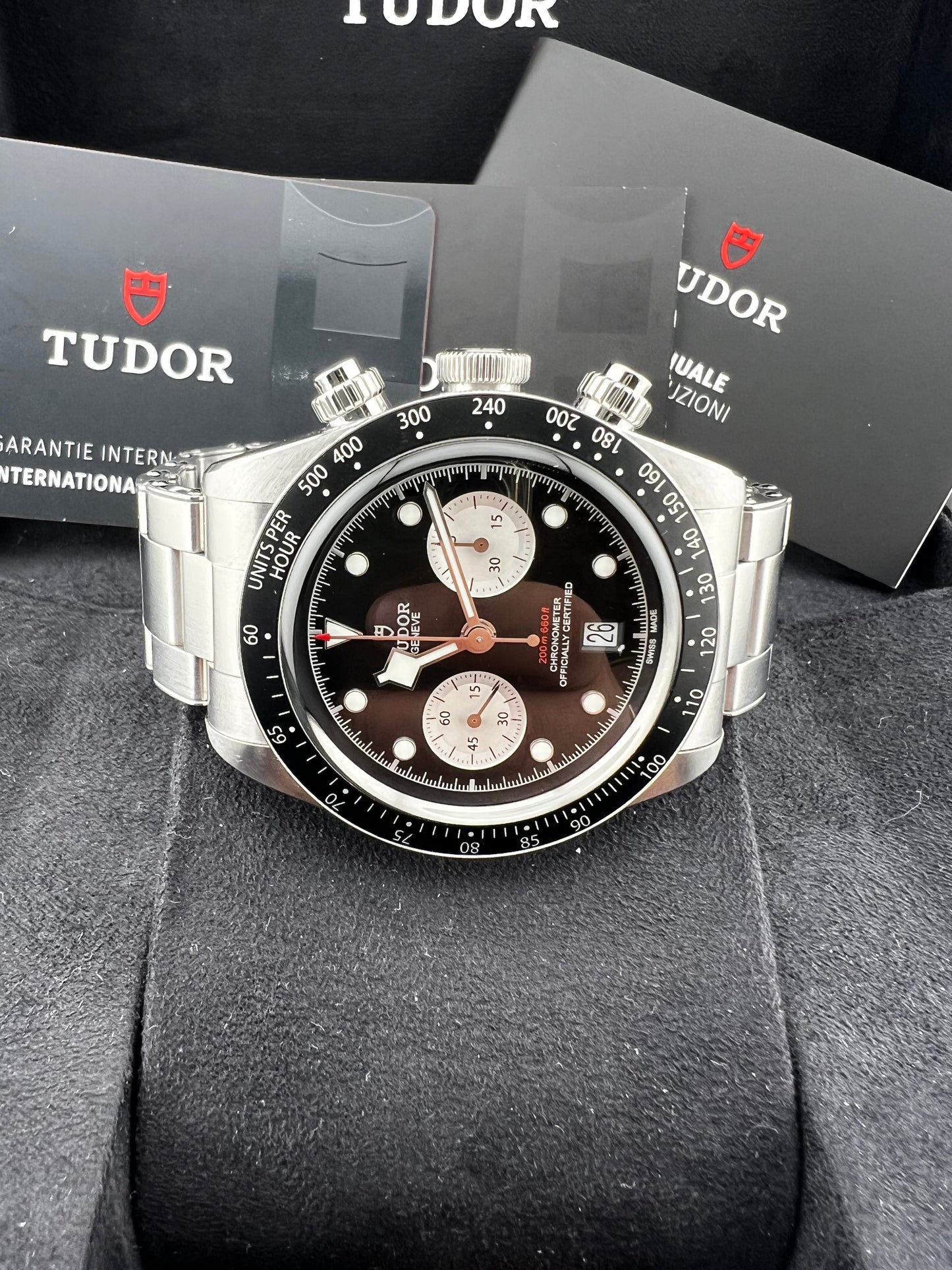 TudorBlack-Bay chrono