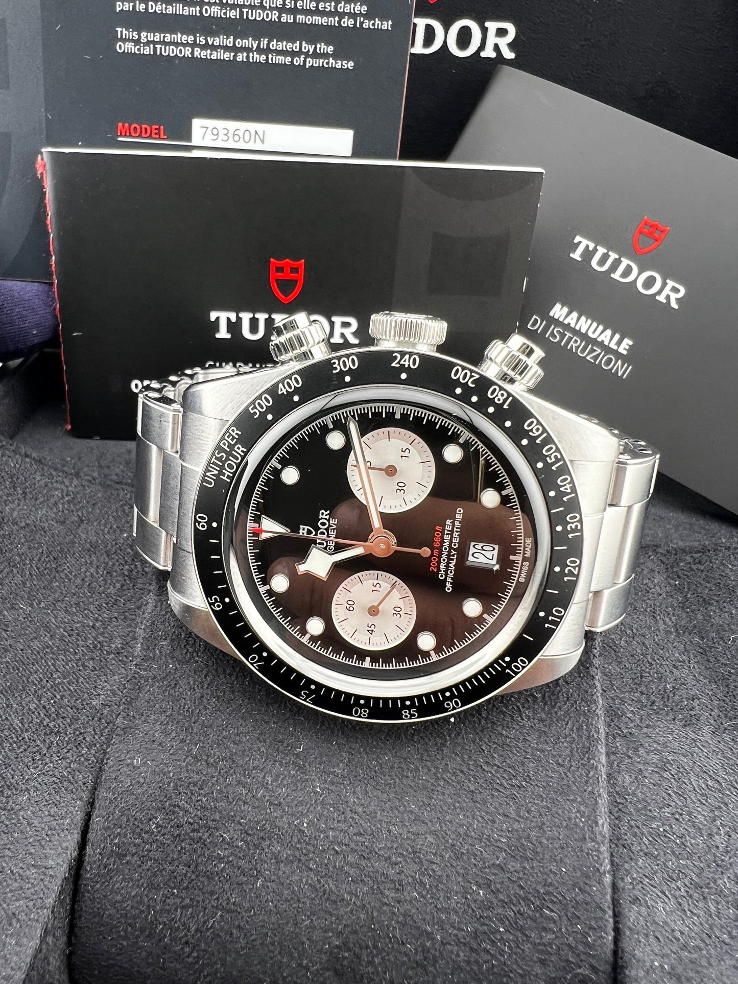 TudorBlack-Bay chrono
