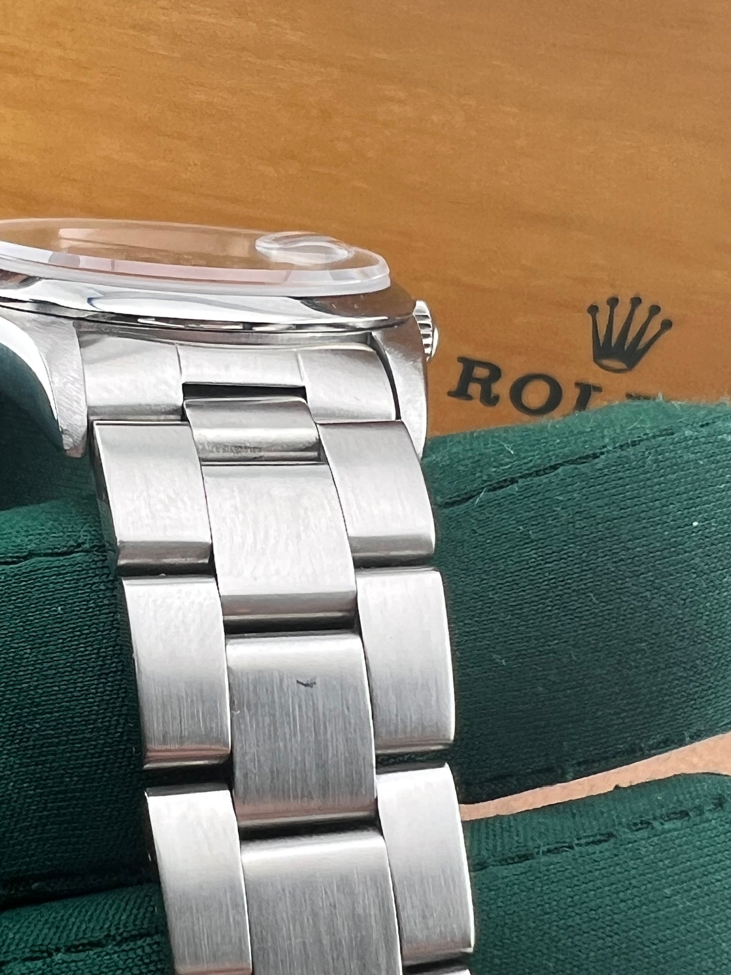 Rolex Oyster Perpetual Date 15200