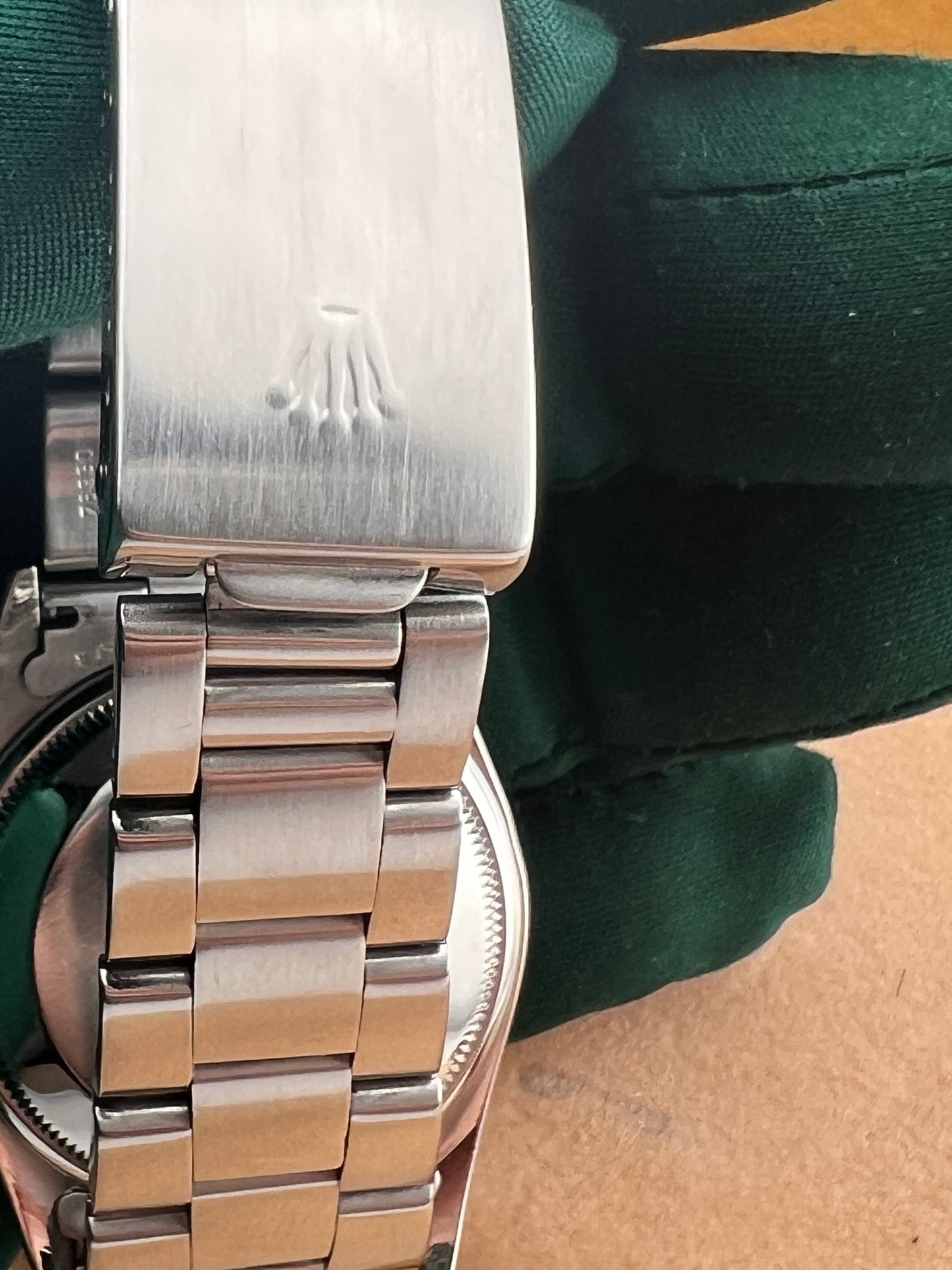 Rolex Oyster Perpetual Date 15200